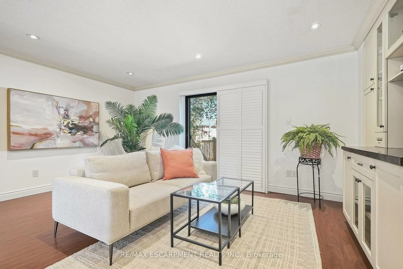 1518, Sixth, 1003 - CP College Park, Oakville