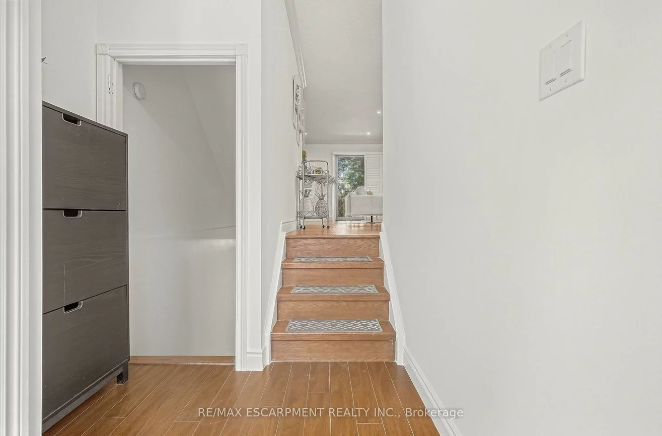 1518, Sixth, 1003 - CP College Park, Oakville
