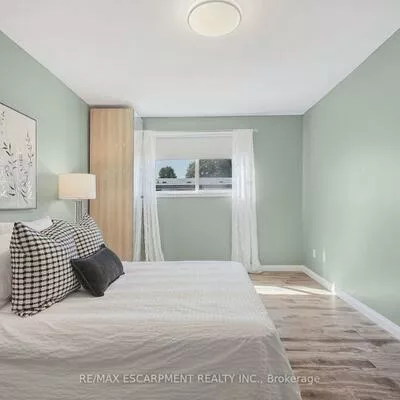 1518, Sixth, 1003 - CP College Park, Oakville