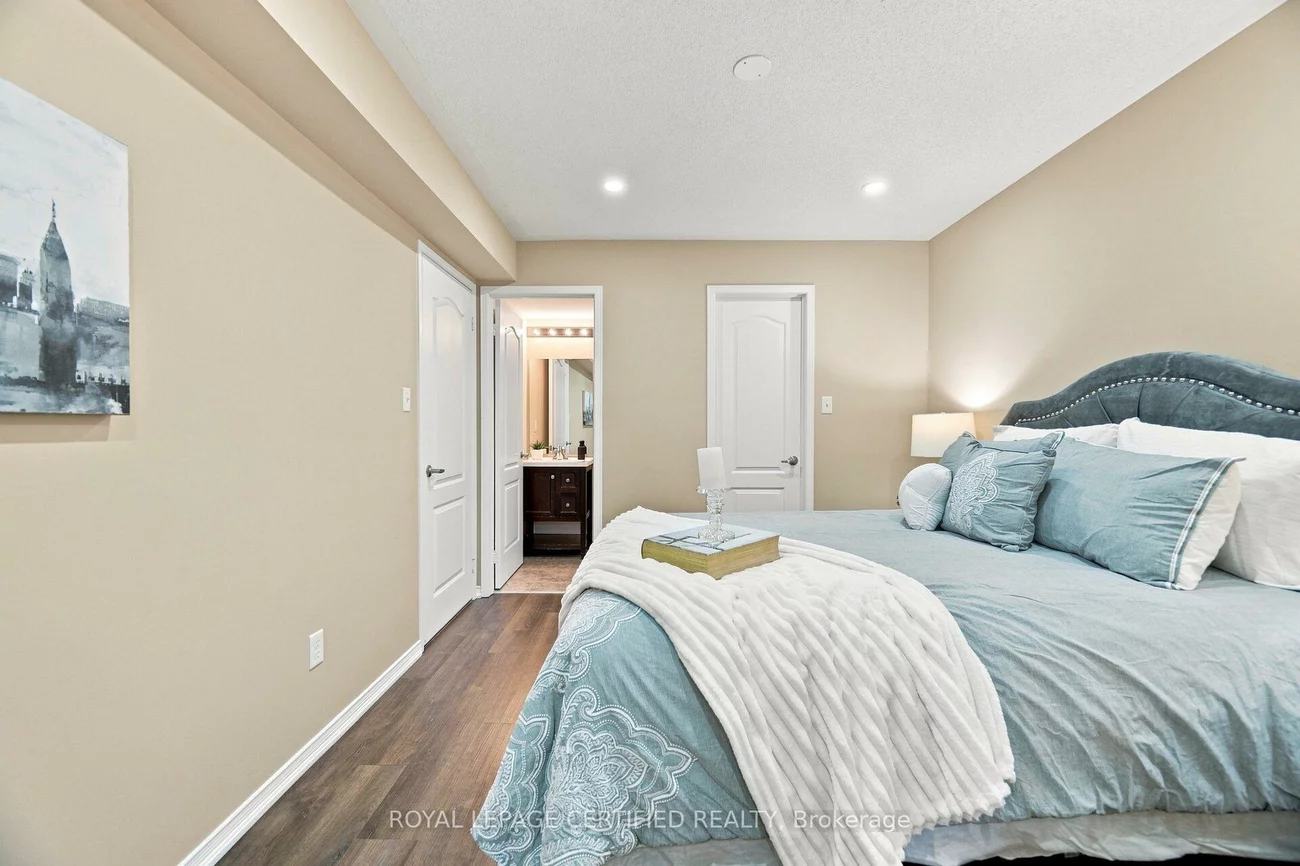 2551, Sixth, 1015 - RO River Oaks, Oakville