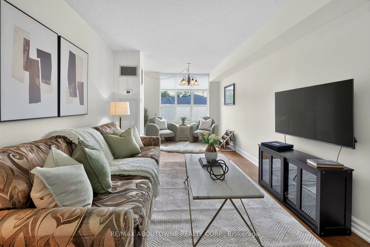 221, Robinson, 1013 - OO Old Oakville, Oakville