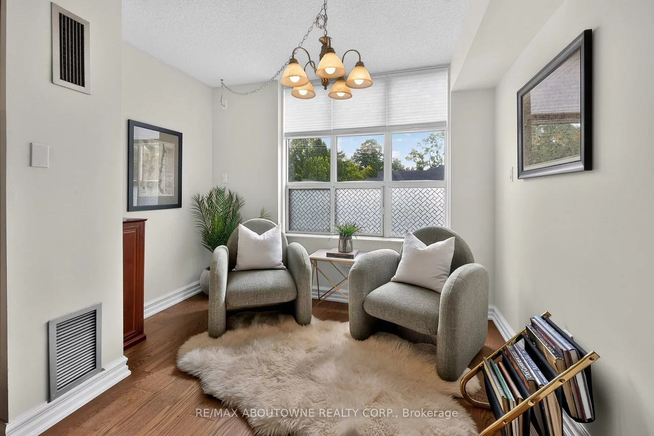 221, Robinson, 1013 - OO Old Oakville, Oakville
