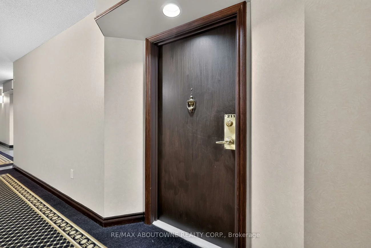 221, Robinson, 1013 - OO Old Oakville, Oakville