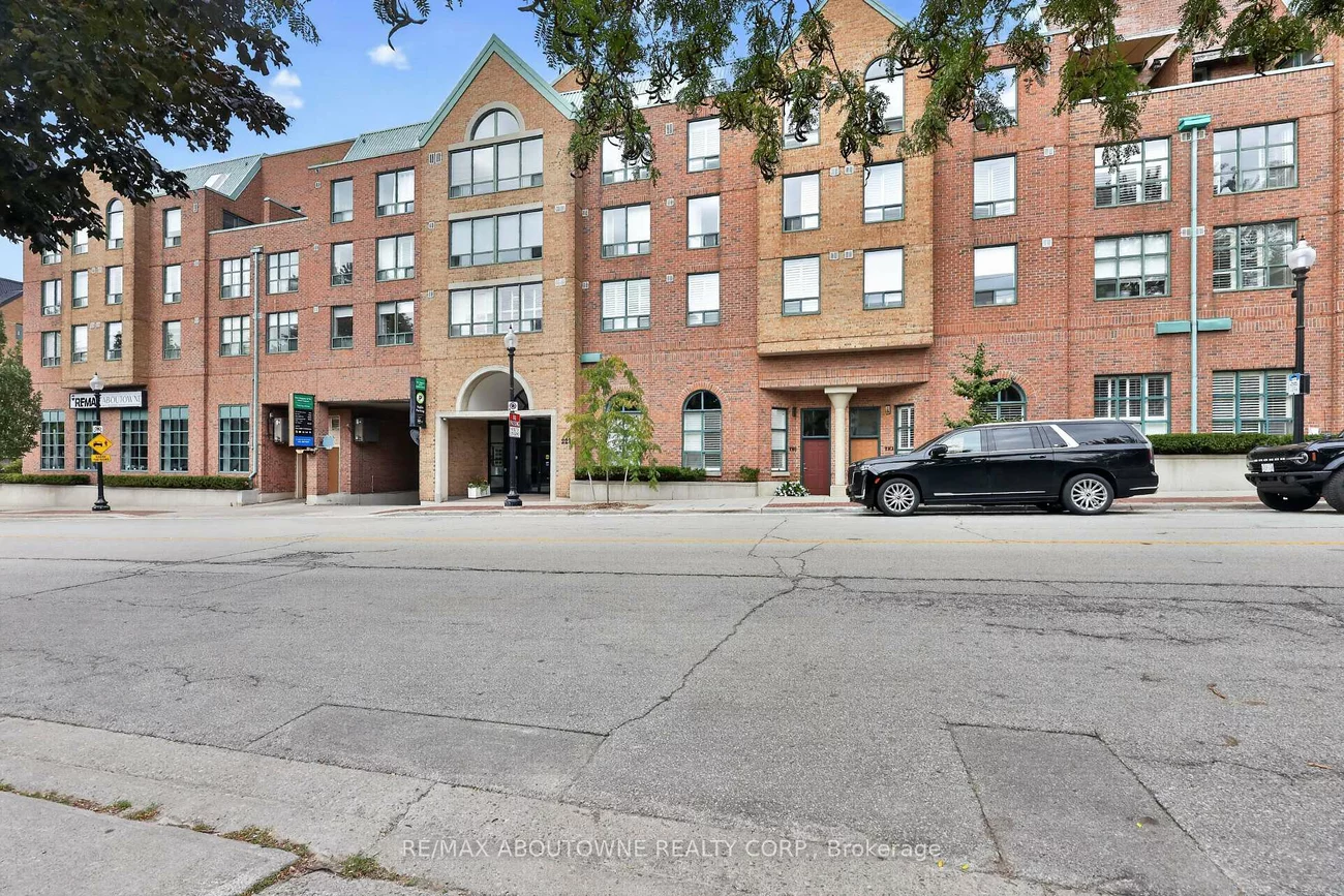 221, Robinson, 1013 - OO Old Oakville, Oakville