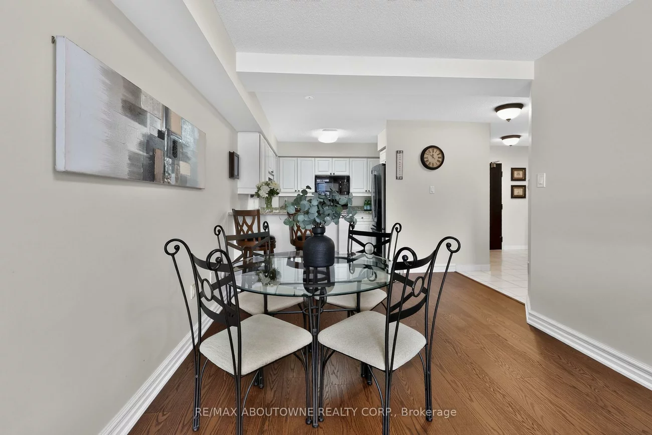 221, Robinson, 1013 - OO Old Oakville, Oakville
