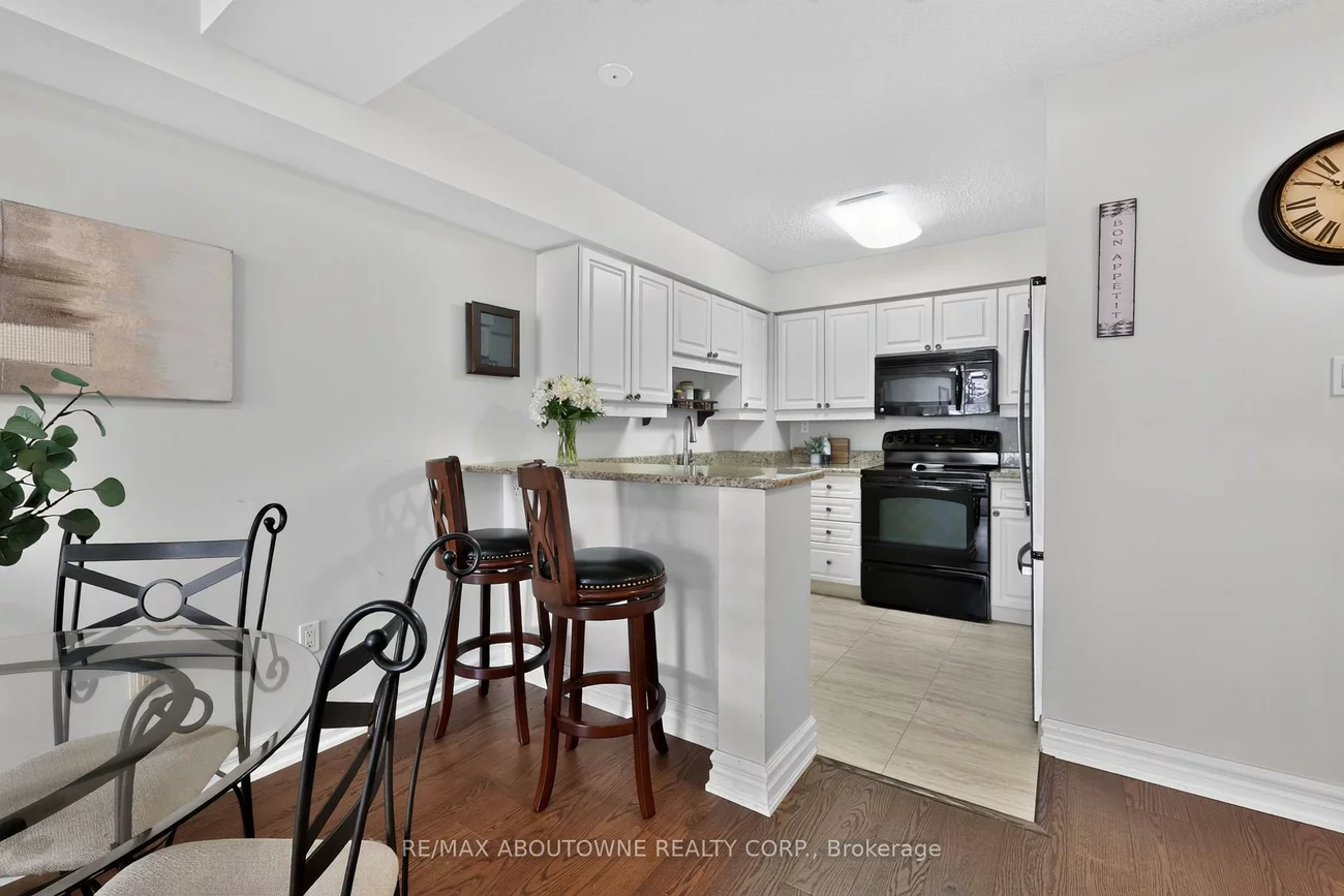 221, Robinson, 1013 - OO Old Oakville, Oakville