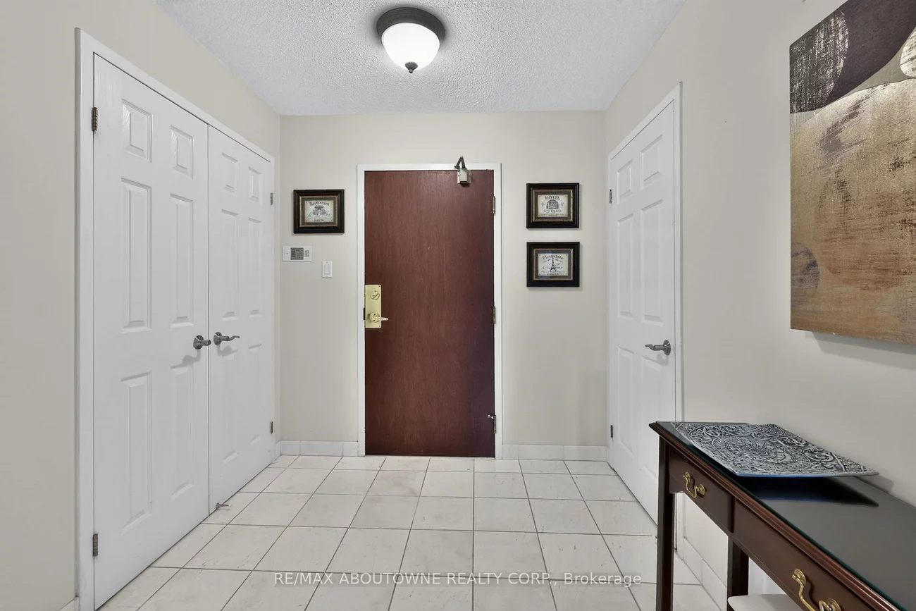 221, Robinson, 1013 - OO Old Oakville, Oakville