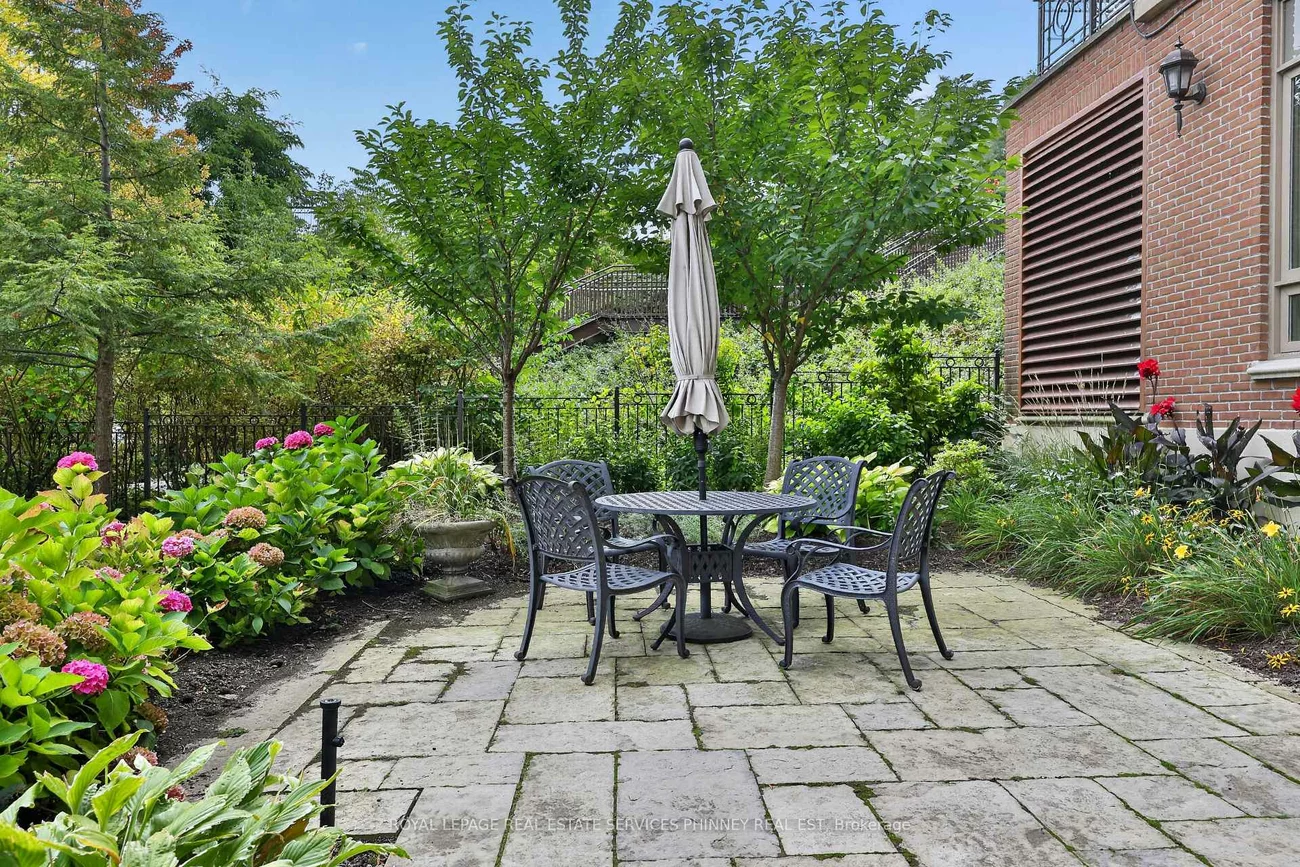 111, Forsythe, 1002 - CO Central, Oakville