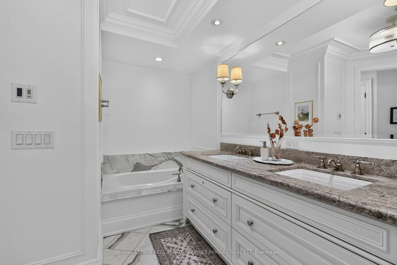 111, Forsythe, 1002 - CO Central, Oakville