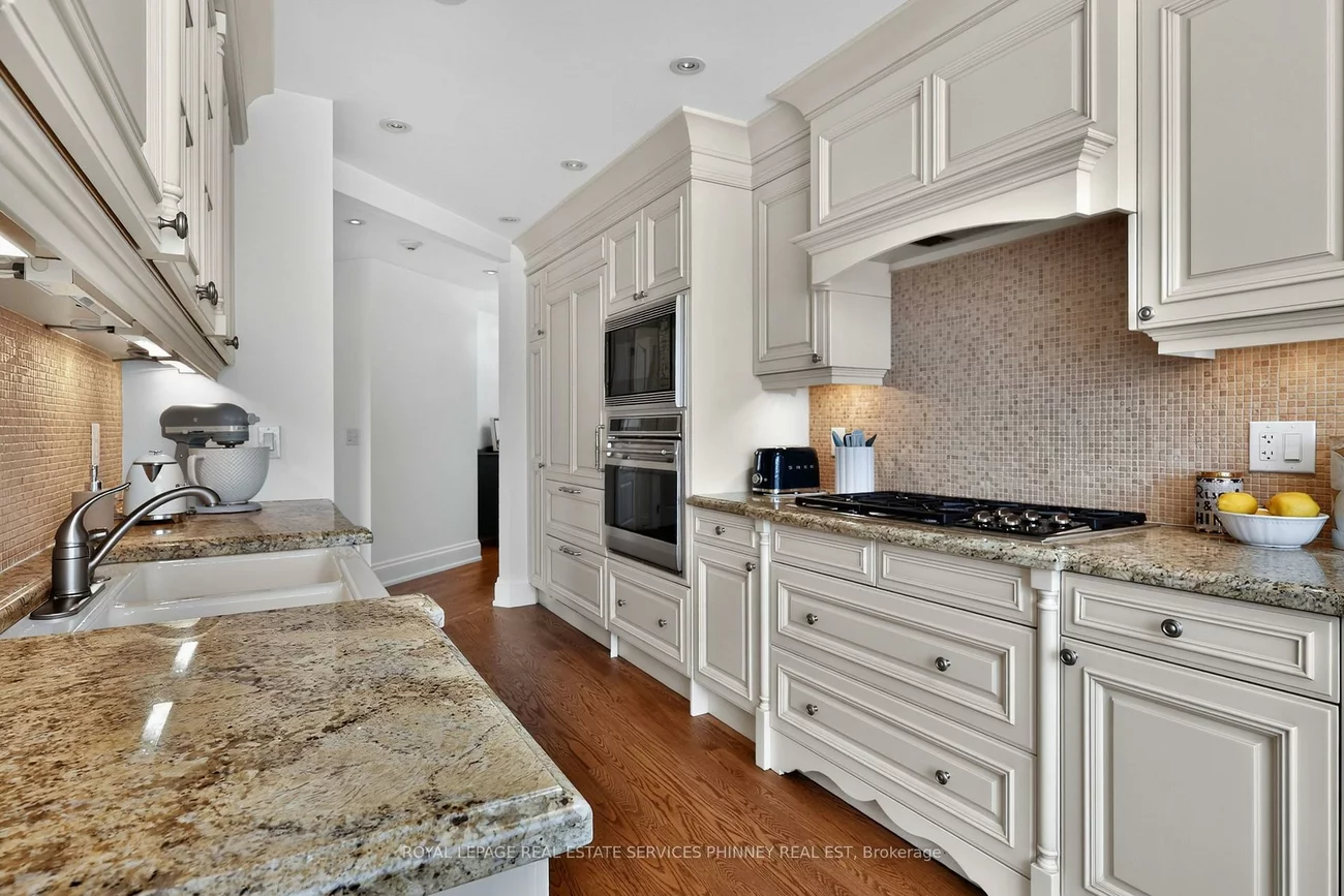 111, Forsythe, 1002 - CO Central, Oakville