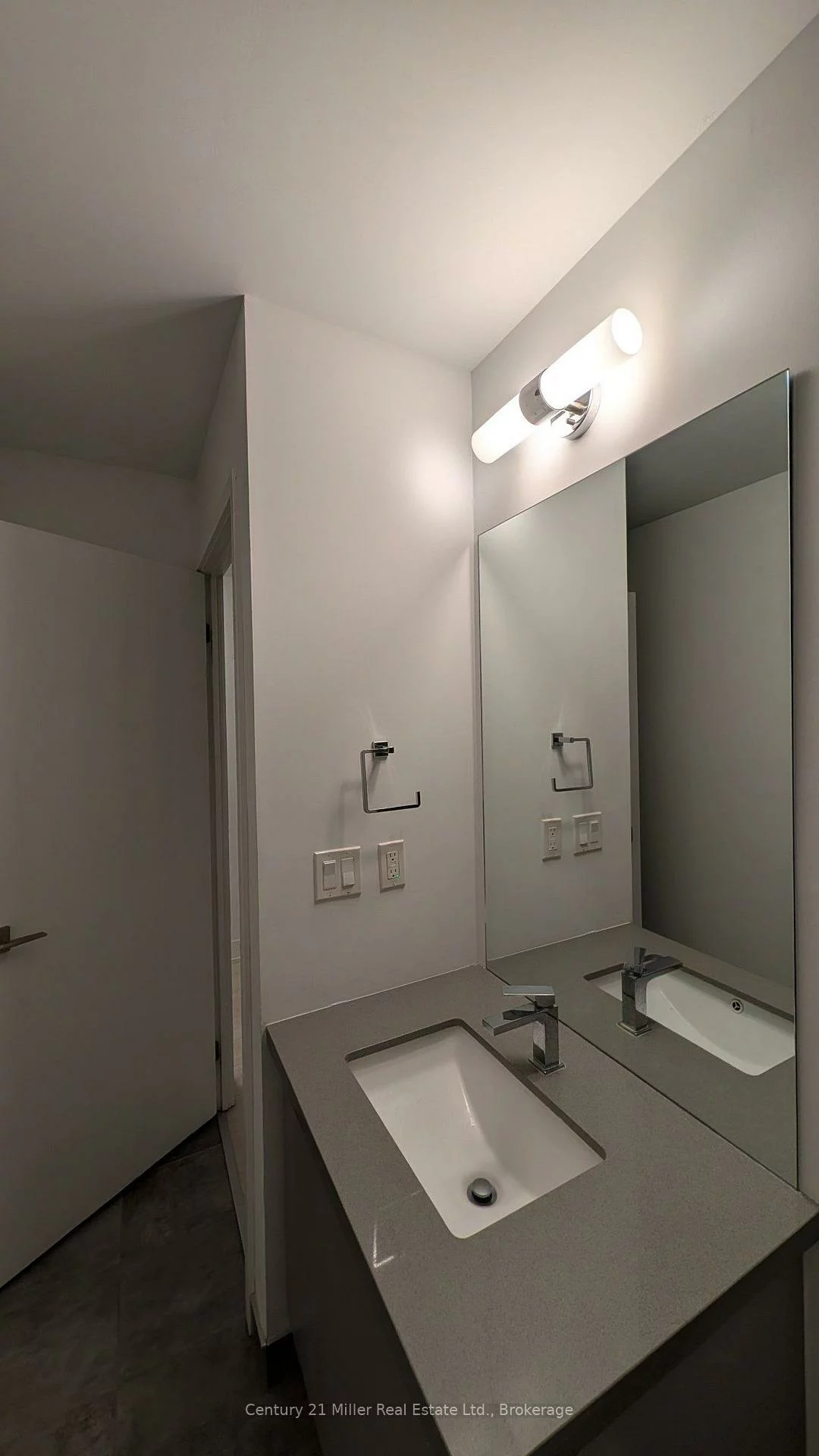 297, Oak Walk, 1015 - RO River Oaks, Oakville