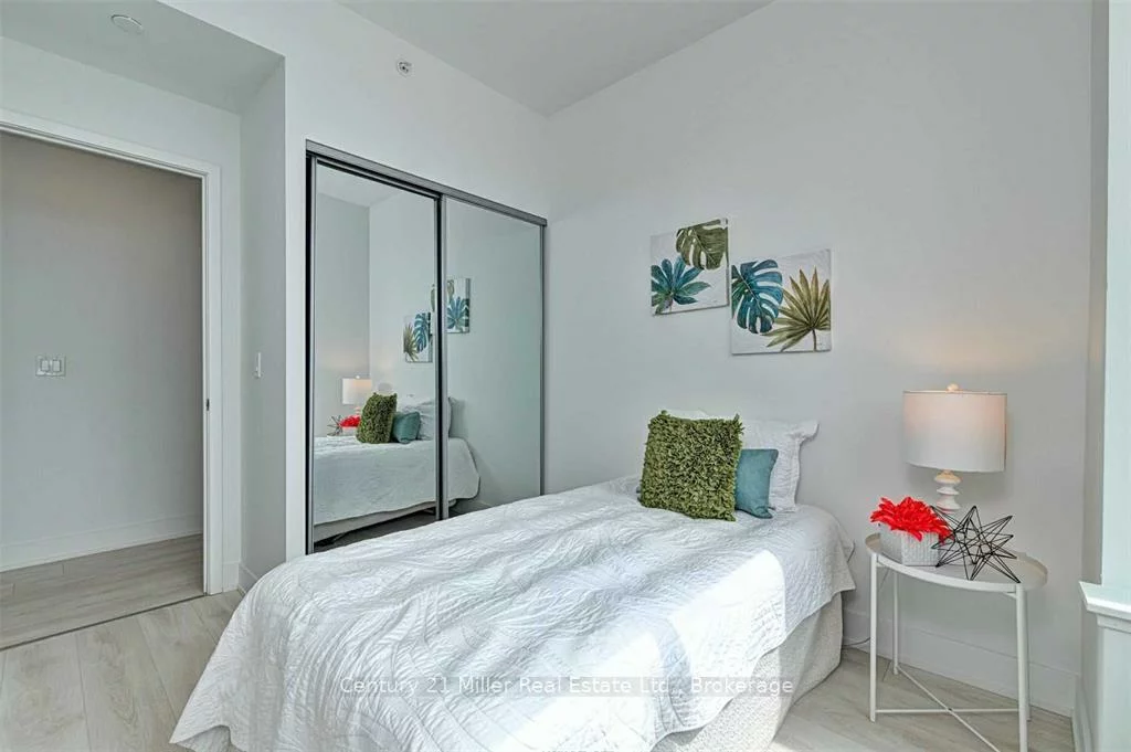 297, Oak Walk, 1015 - RO River Oaks, Oakville