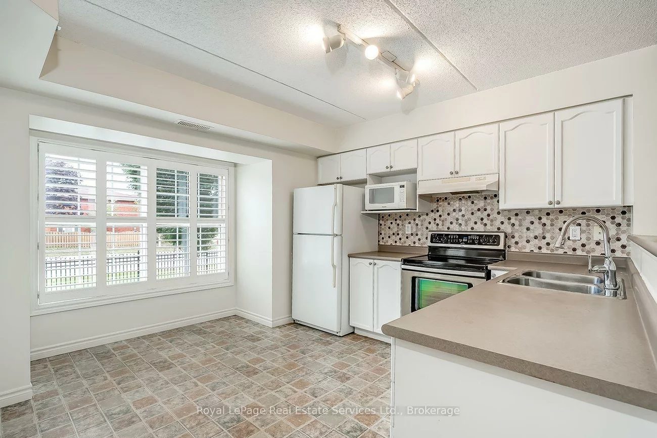 1460, Bishops, 1007 - GA Glen Abbey, Oakville