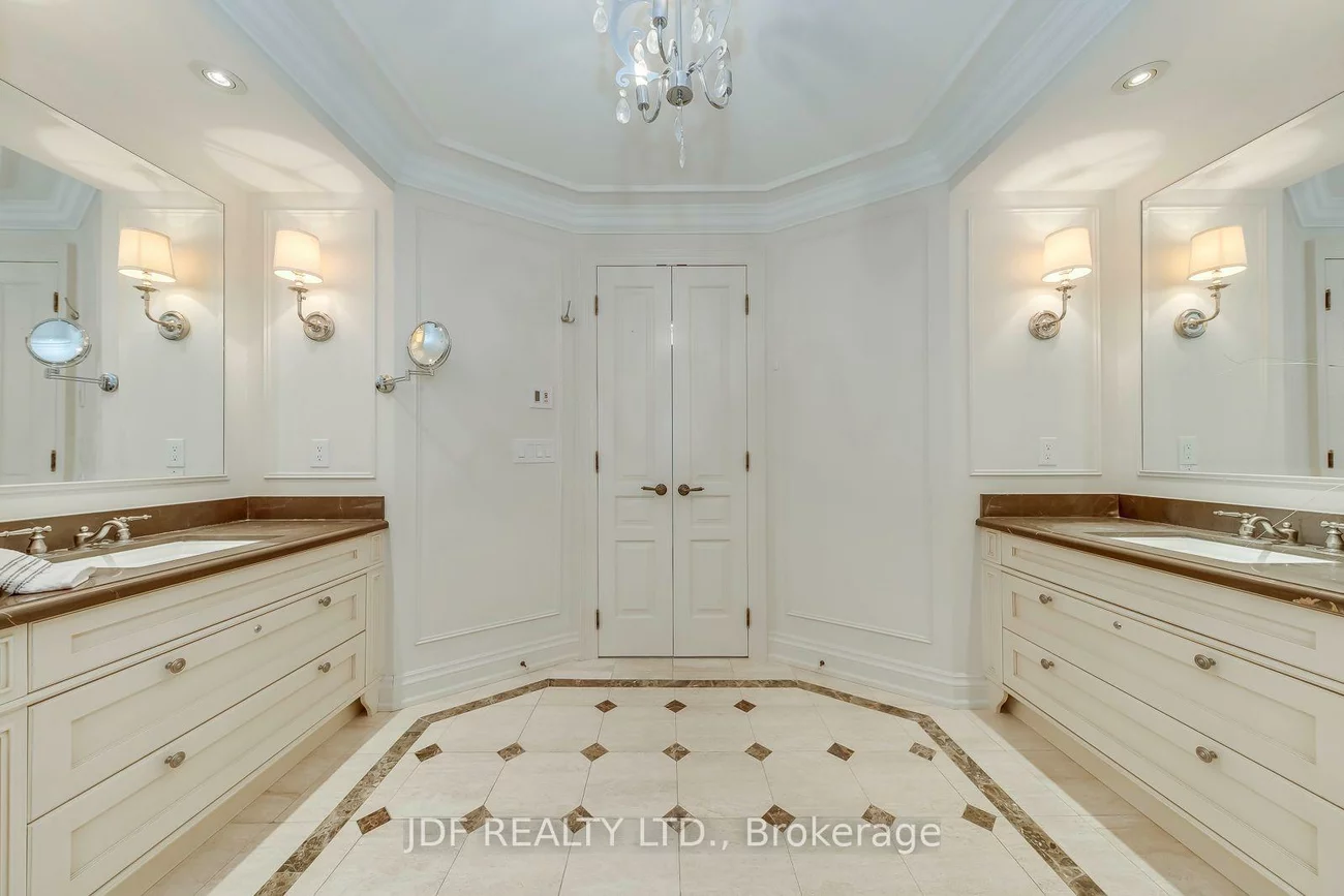 111, Forsythe, 1002 - CO Central, Oakville