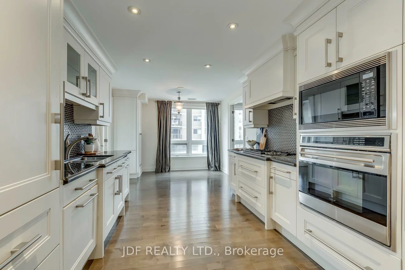 111, Forsythe, 1002 - CO Central, Oakville