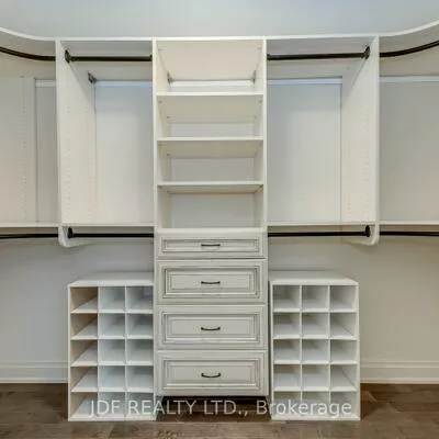 111, Forsythe, 1002 - CO Central, Oakville