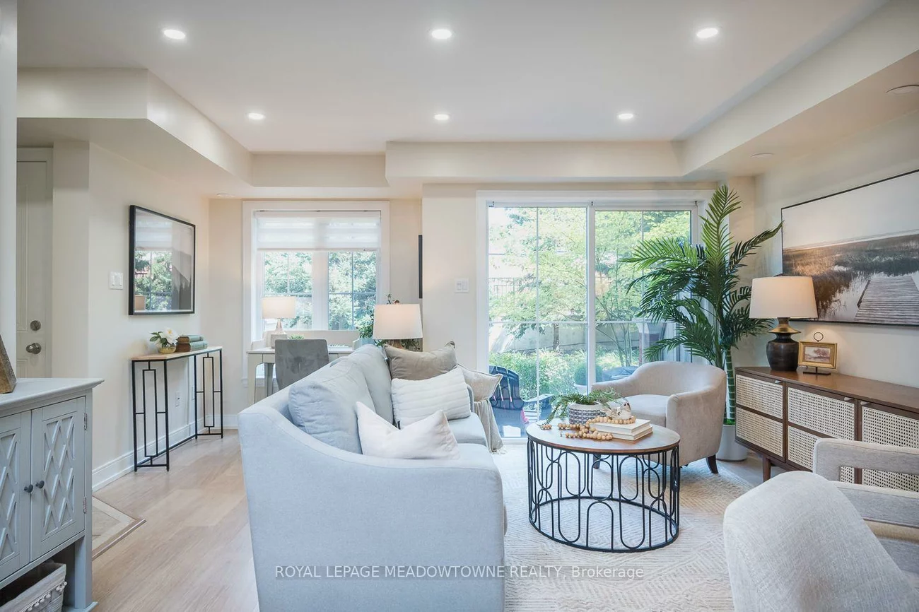 2563, Sixth, 1015 - RO River Oaks, Oakville
