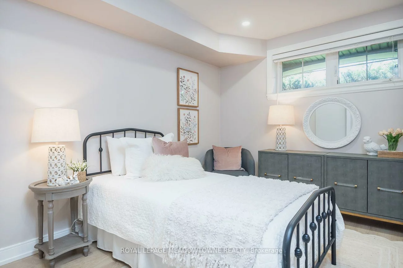 2563, Sixth, 1015 - RO River Oaks, Oakville