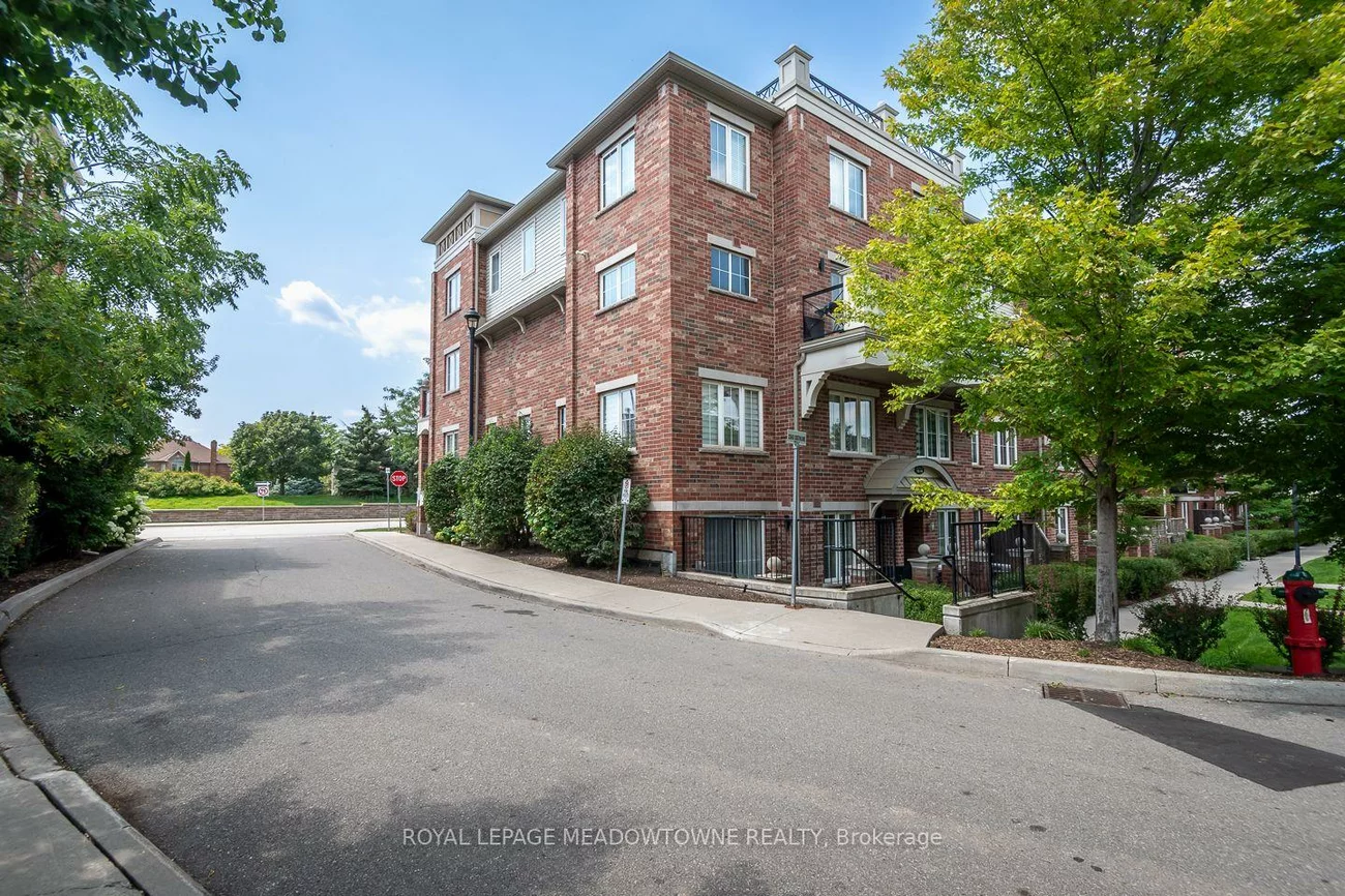 2563, Sixth, 1015 - RO River Oaks, Oakville