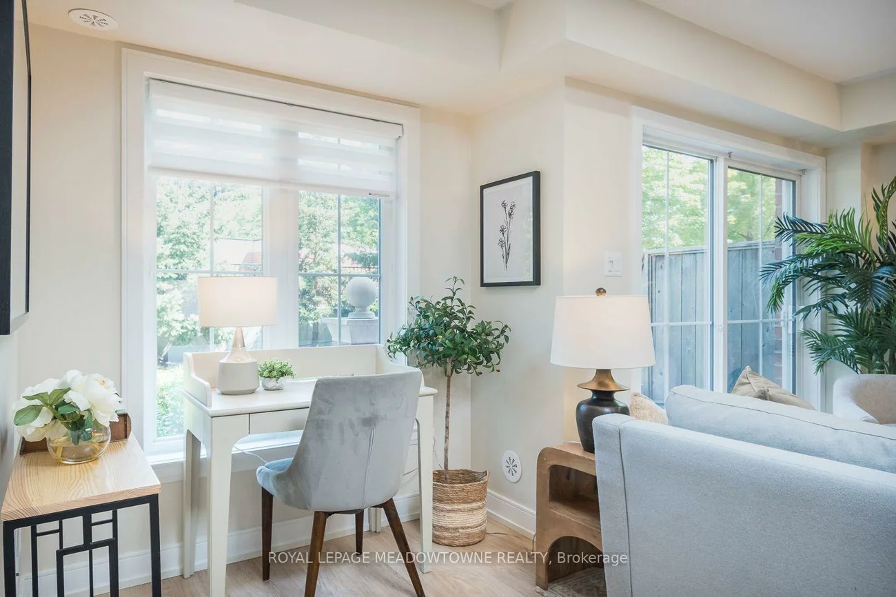 2563, Sixth, 1015 - RO River Oaks, Oakville