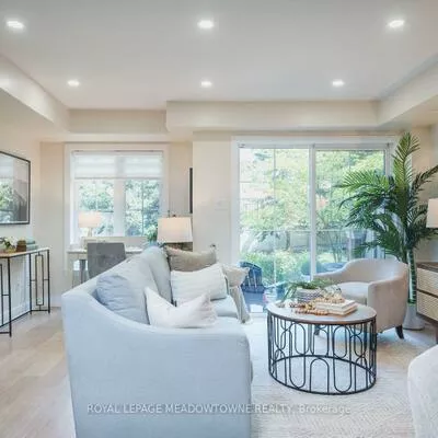 2563, Sixth, 1015 - RO River Oaks, Oakville