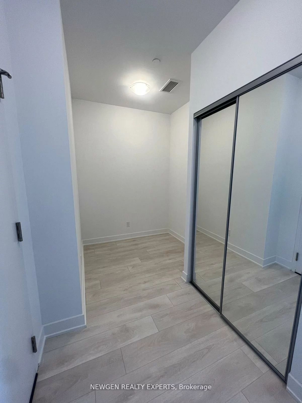 297, Oak Walk, 1015 - RO River Oaks, Oakville