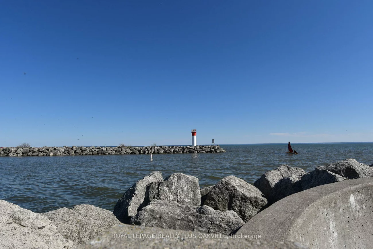 2175, Marine, 1001 - BR Bronte, Oakville