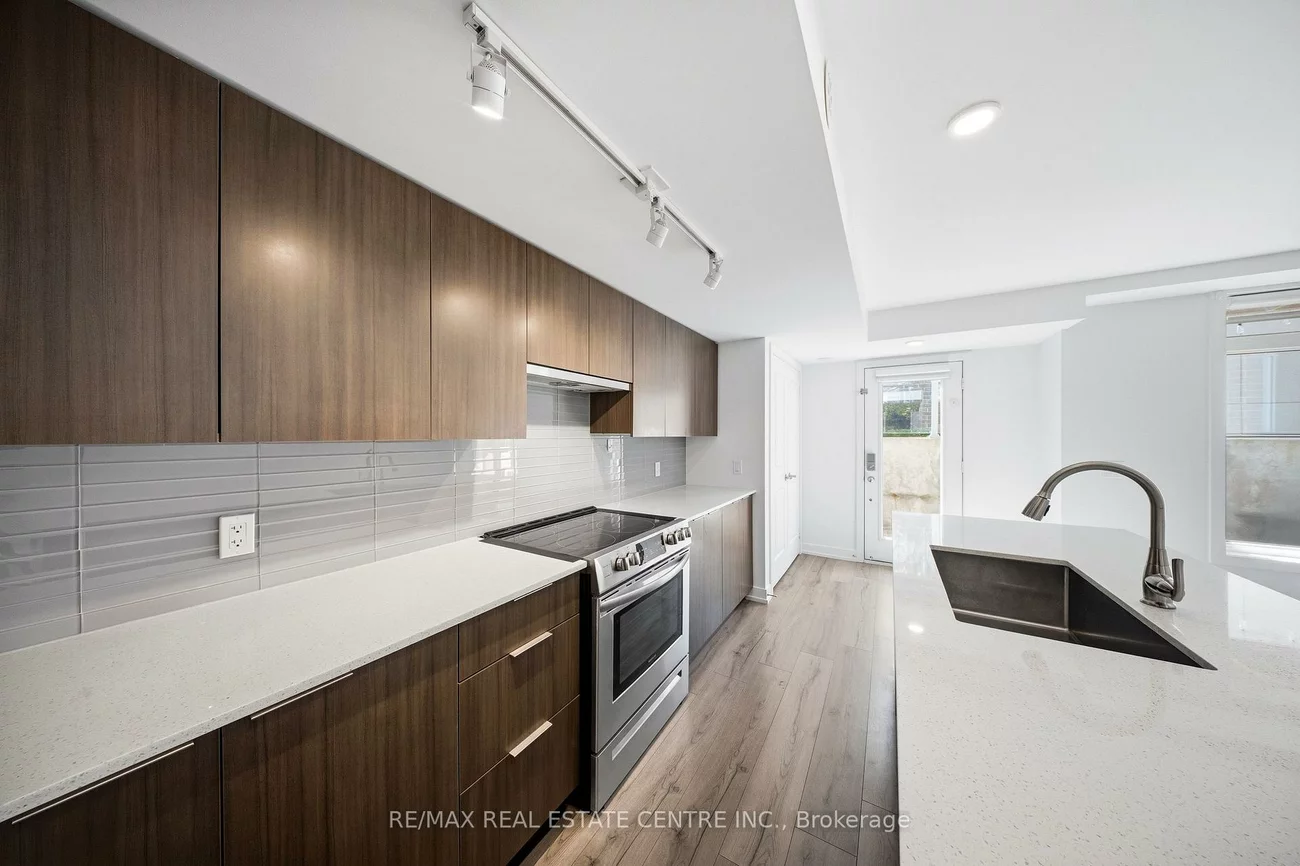 3078, Sixth, 1008 - GO Glenorchy, Oakville