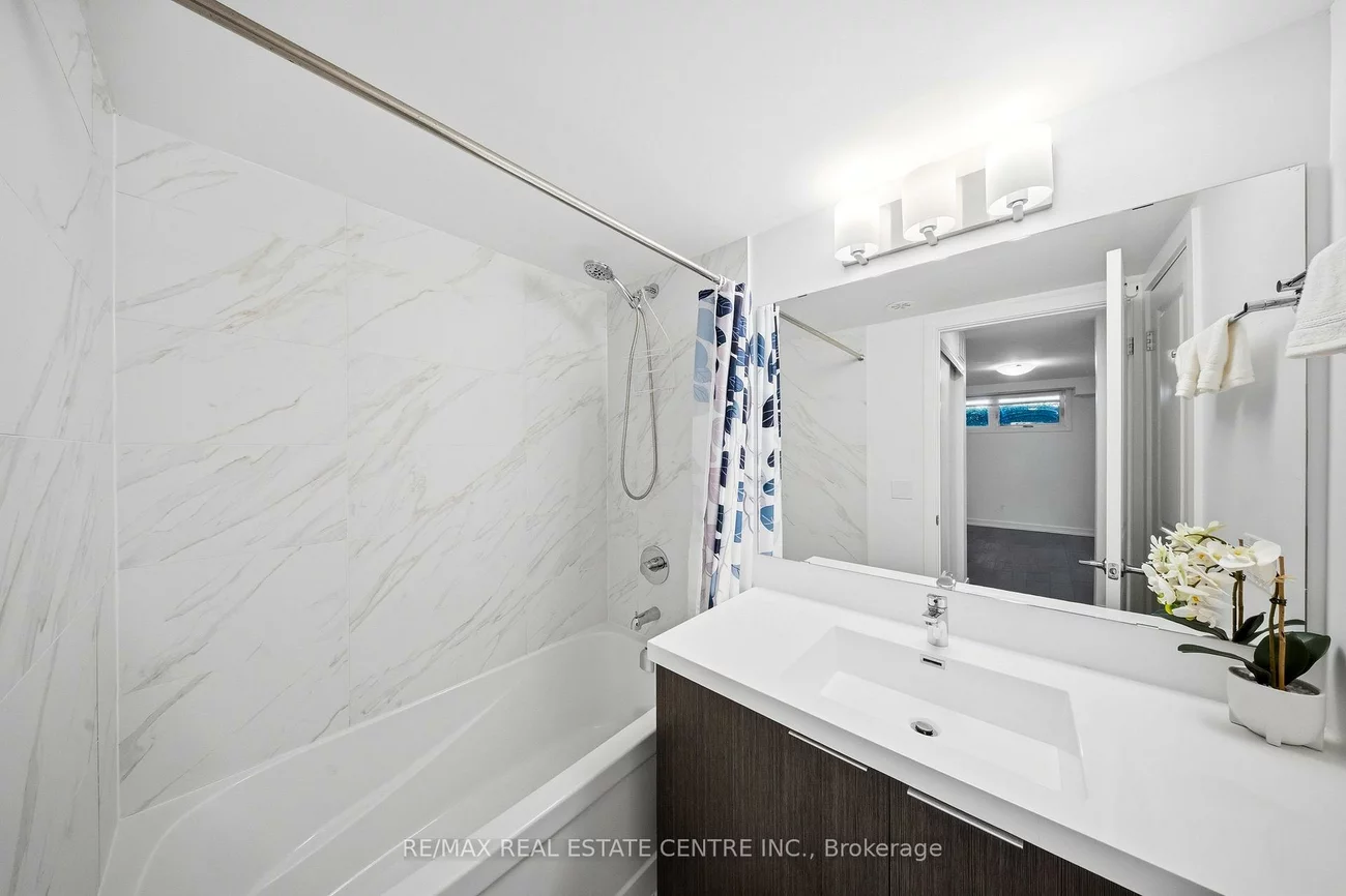 3078, Sixth, 1008 - GO Glenorchy, Oakville