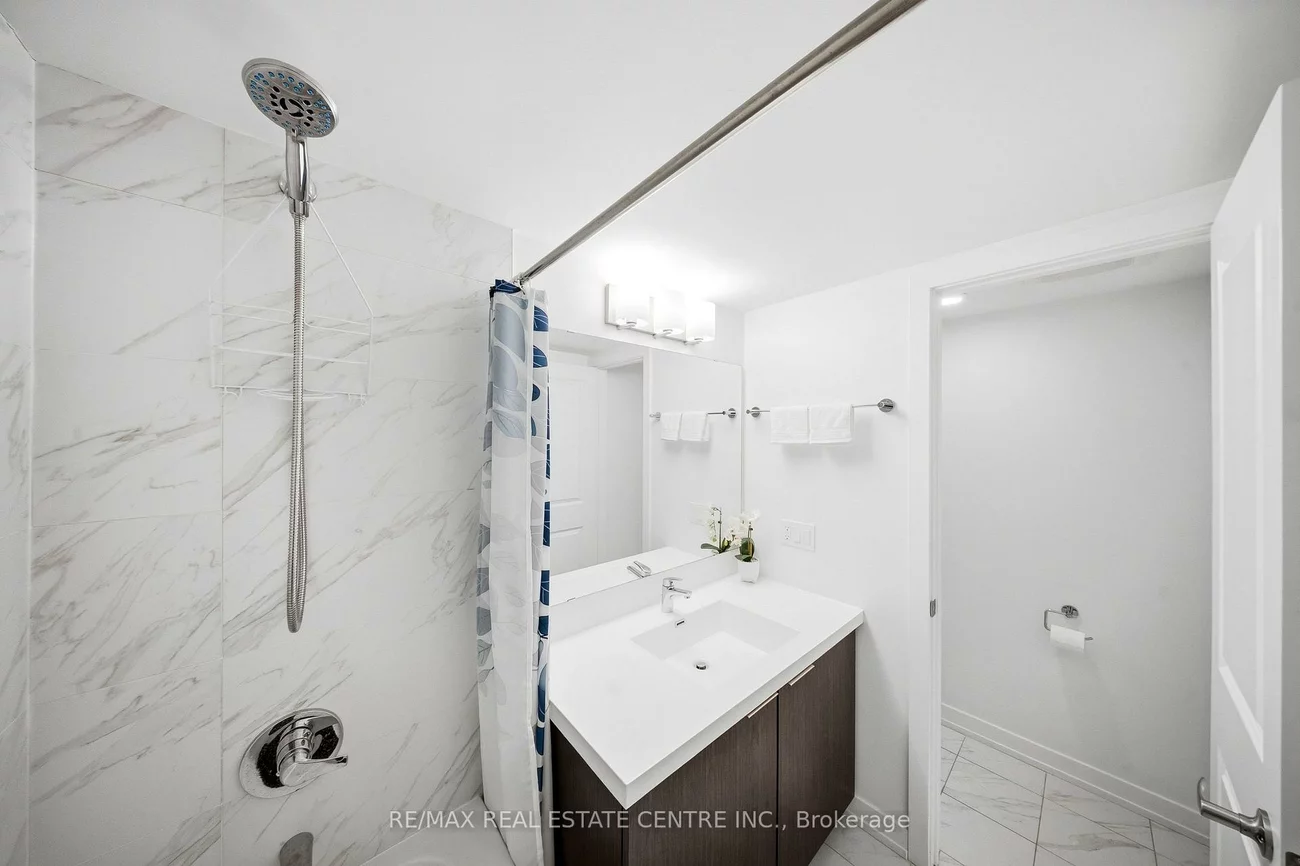 3078, Sixth, 1008 - GO Glenorchy, Oakville
