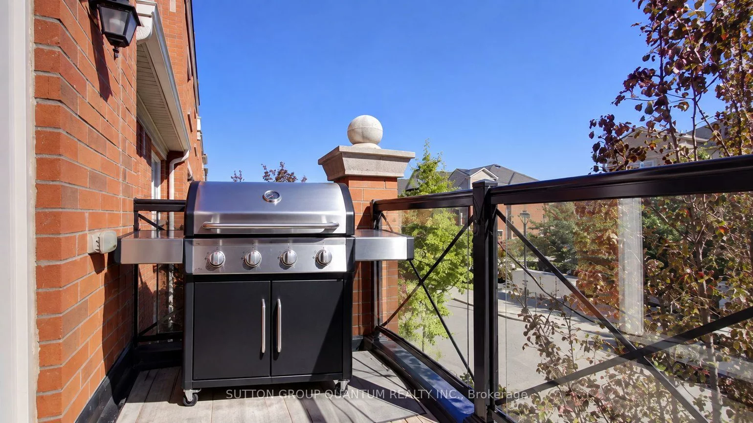 2504, Post, 1015 - RO River Oaks, Oakville