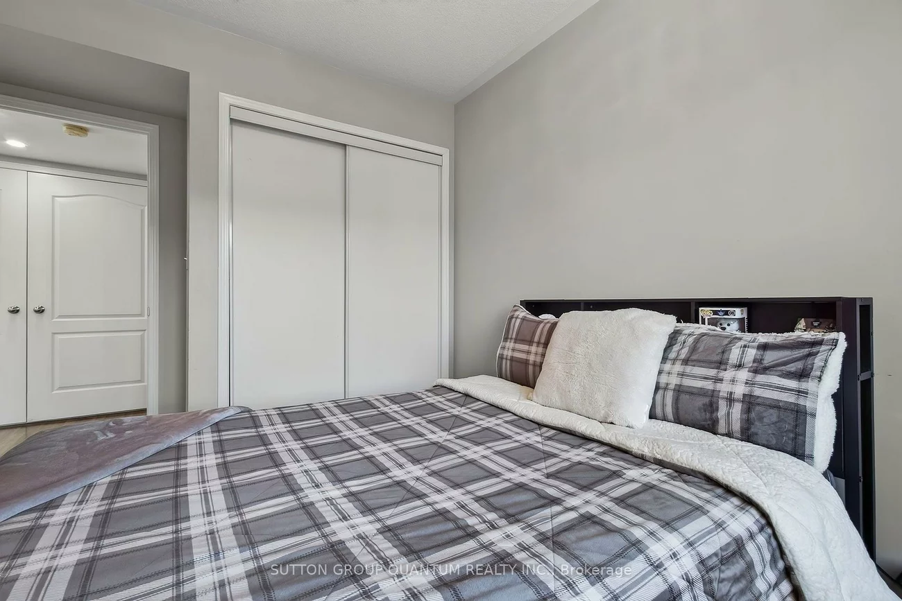 2504, Post, 1015 - RO River Oaks, Oakville