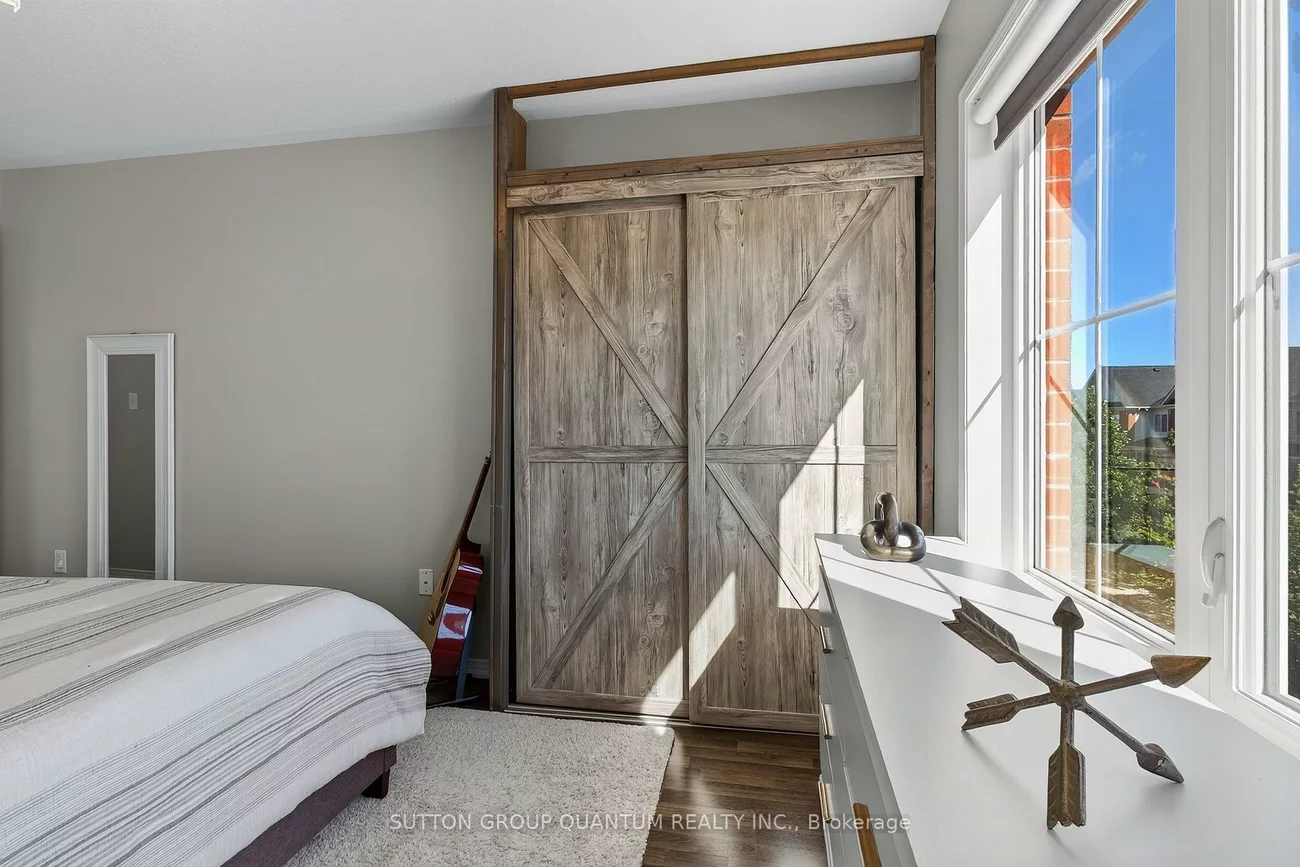 2504, Post, 1015 - RO River Oaks, Oakville