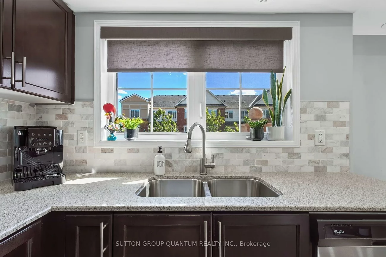 2504, Post, 1015 - RO River Oaks, Oakville