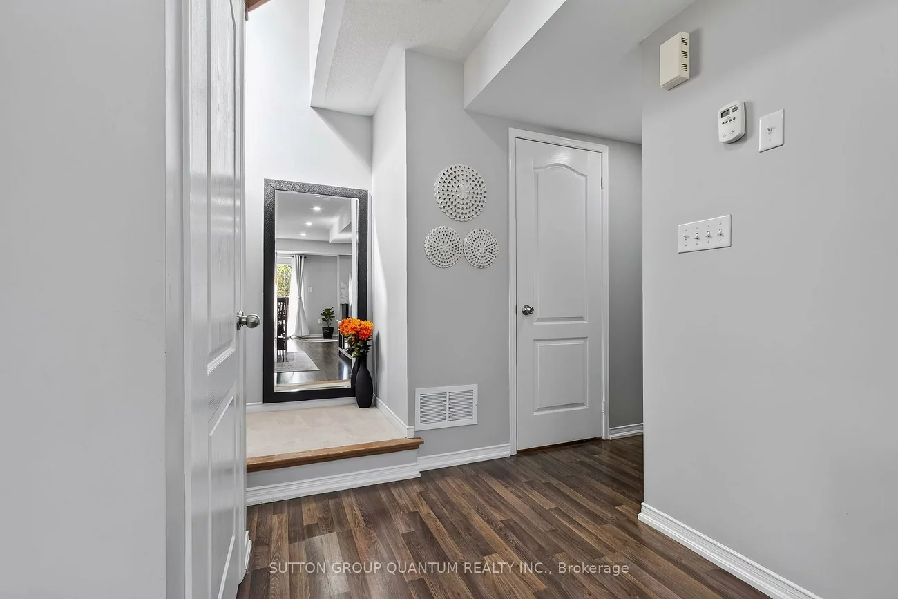 2504, Post, 1015 - RO River Oaks, Oakville