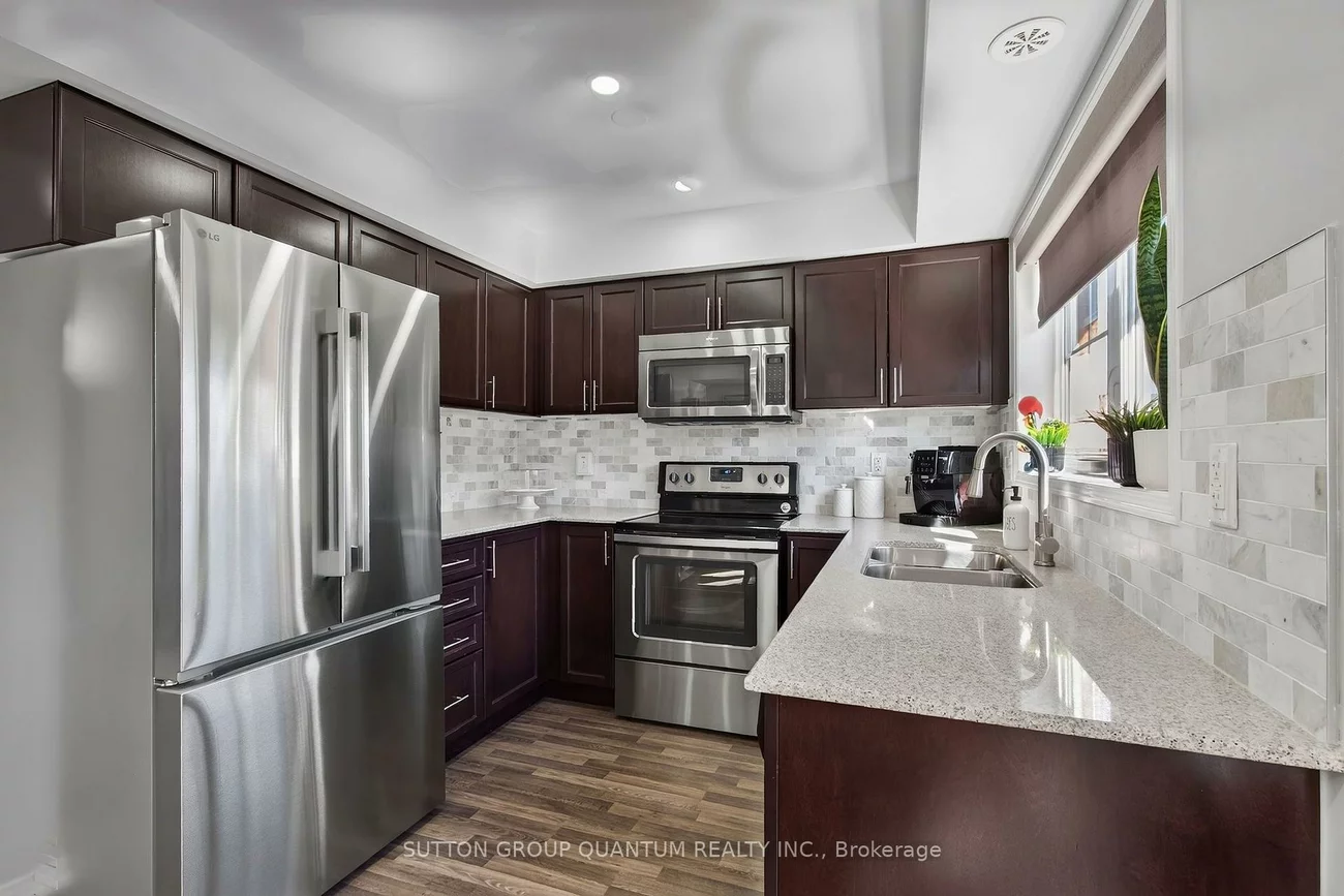 2504, Post, 1015 - RO River Oaks, Oakville