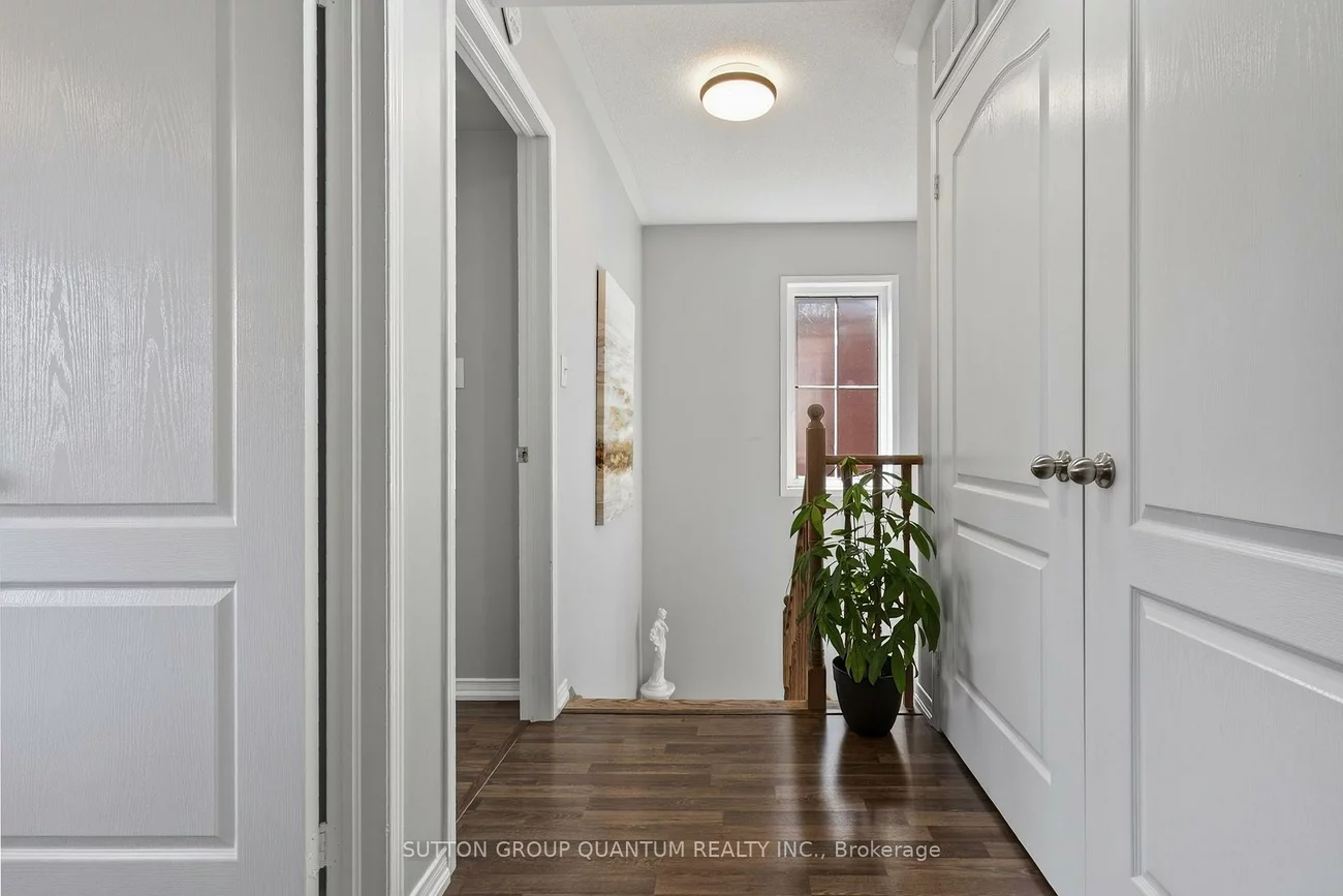 2504, Post, 1015 - RO River Oaks, Oakville