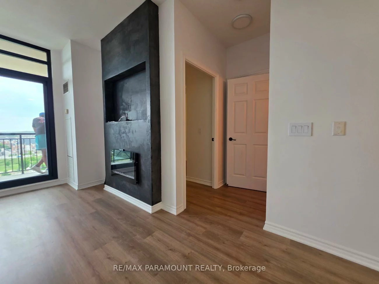 2325, Central Park, 1015 - RO River Oaks, Oakville