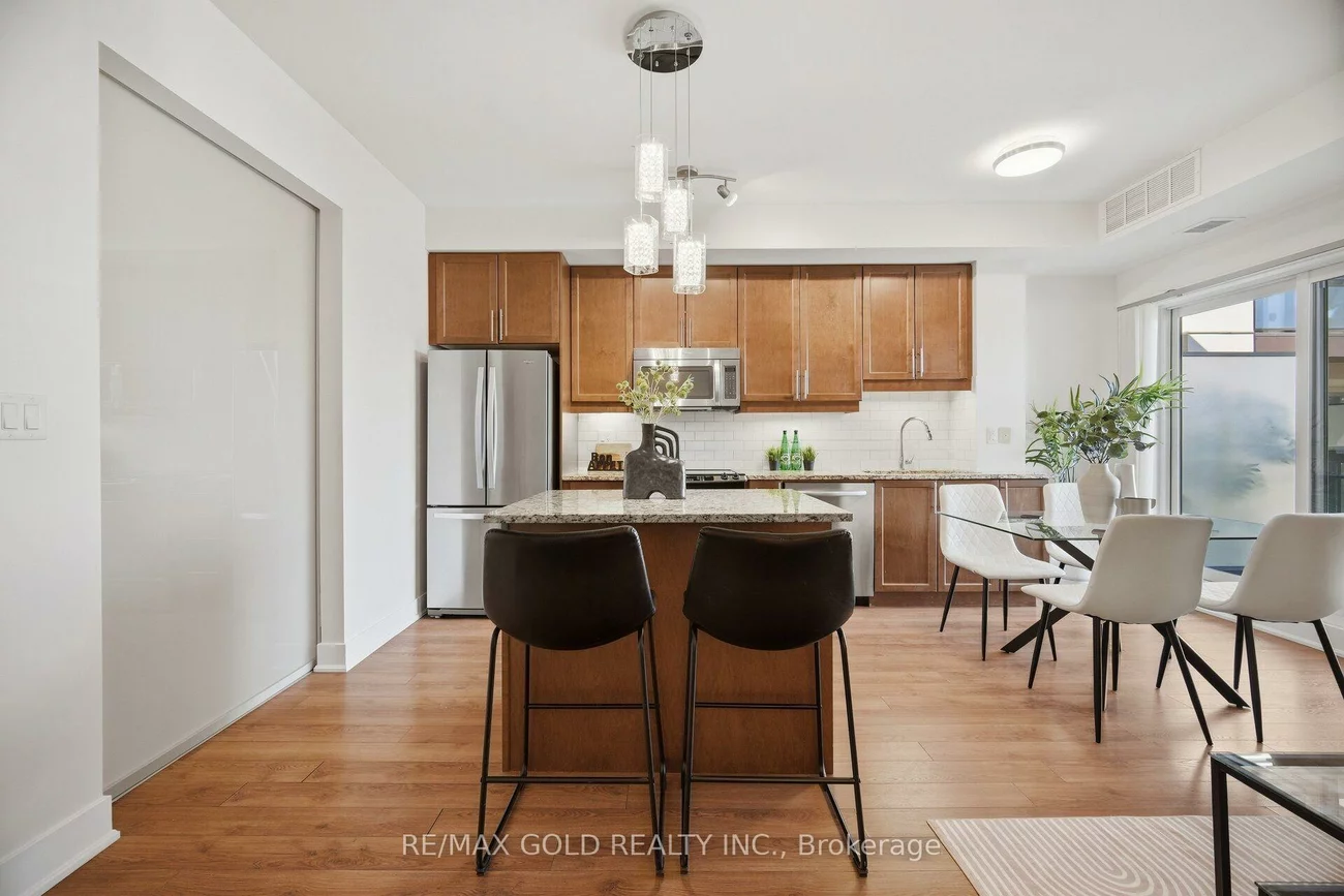 128, Garden, 1002 - CO Central, Oakville