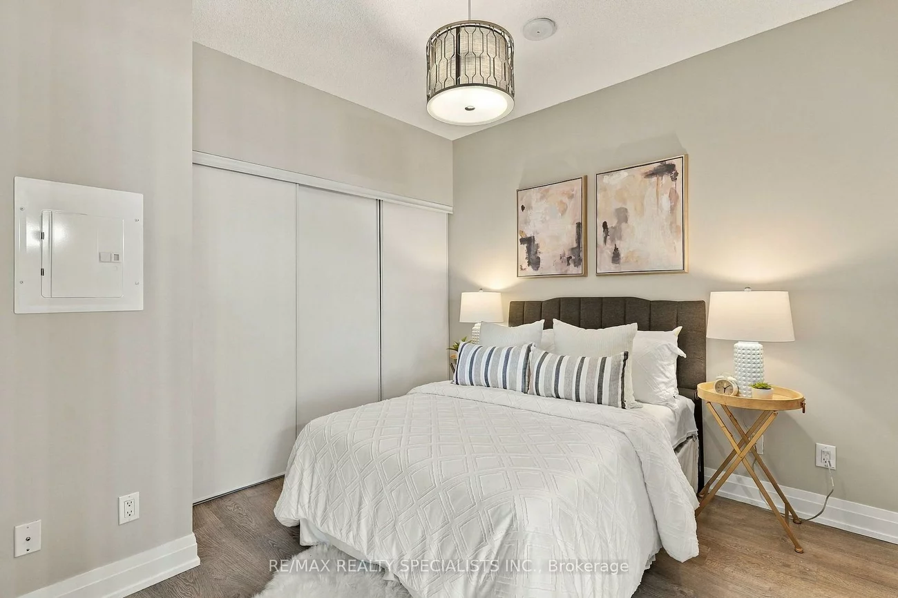 65, Speers, 1002 - CO Central, Oakville