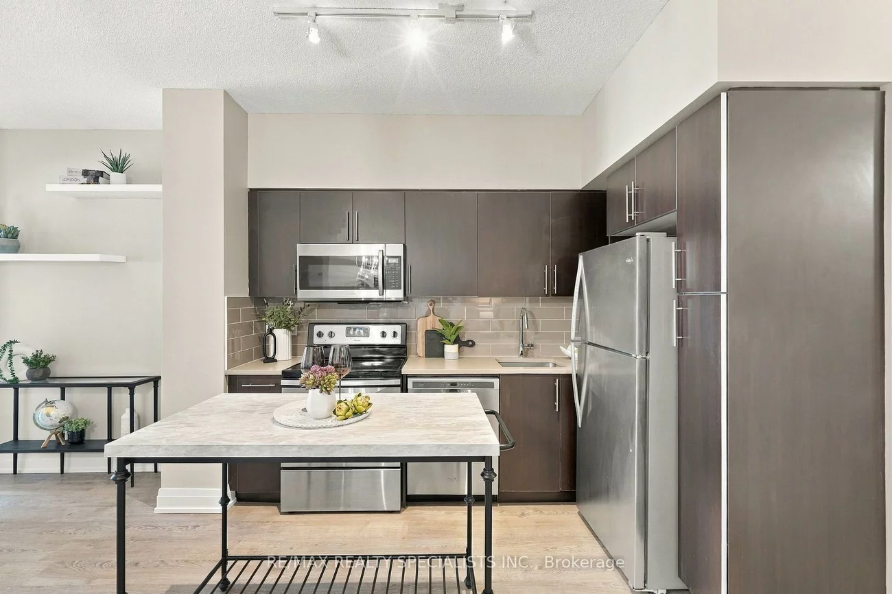 65, Speers, 1002 - CO Central, Oakville