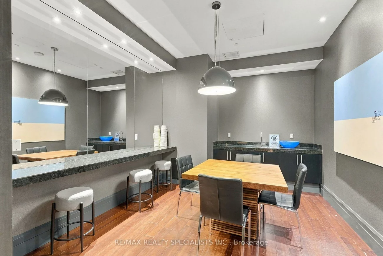 65, Speers, 1002 - CO Central, Oakville