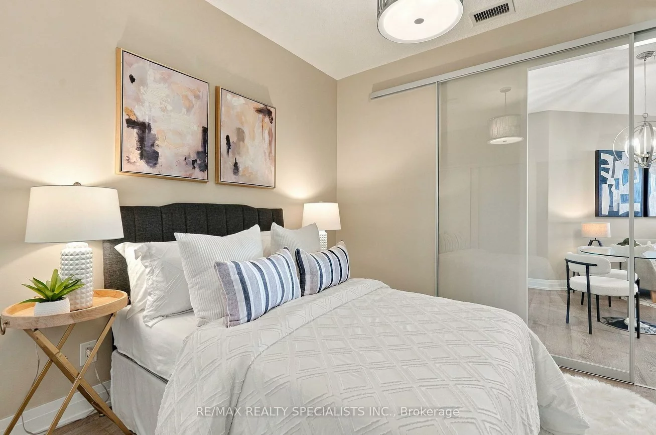 65, Speers, 1002 - CO Central, Oakville