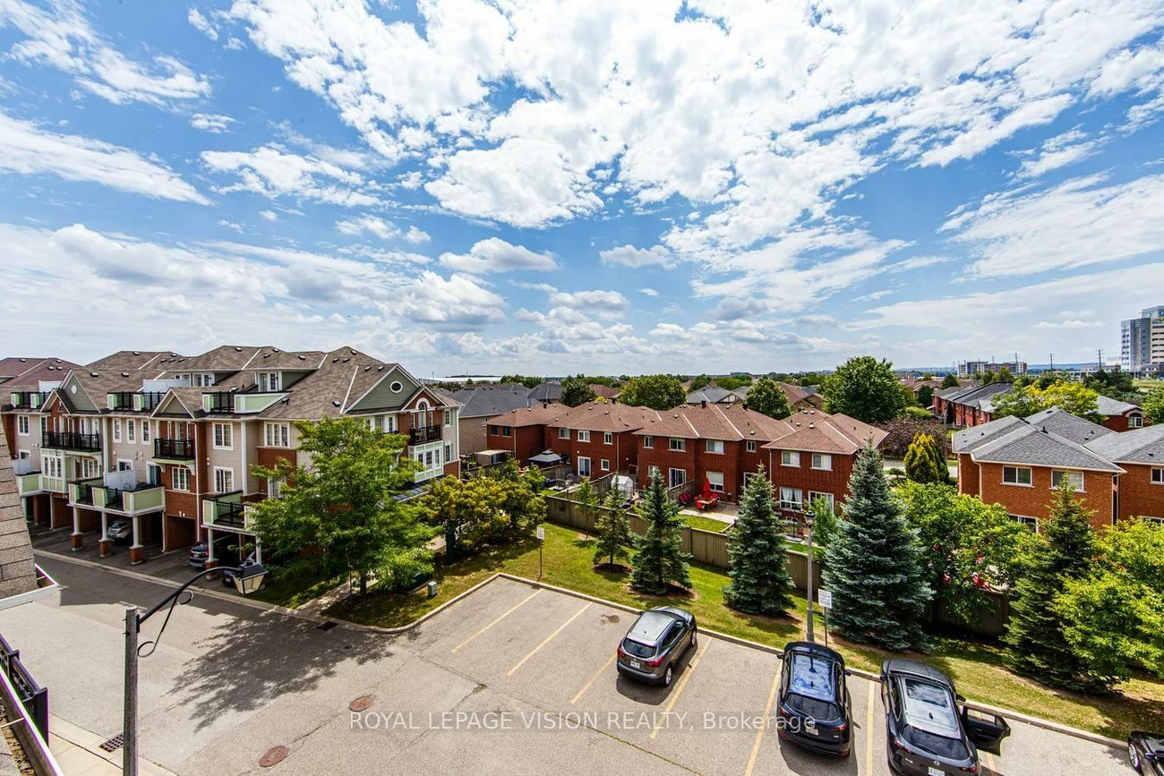 2614, Dashwood, 1022 - WT West Oak Trails, Oakville