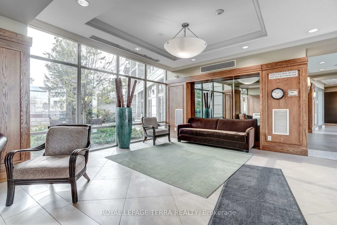 2379, Central Park, 1015 - RO River Oaks, Oakville