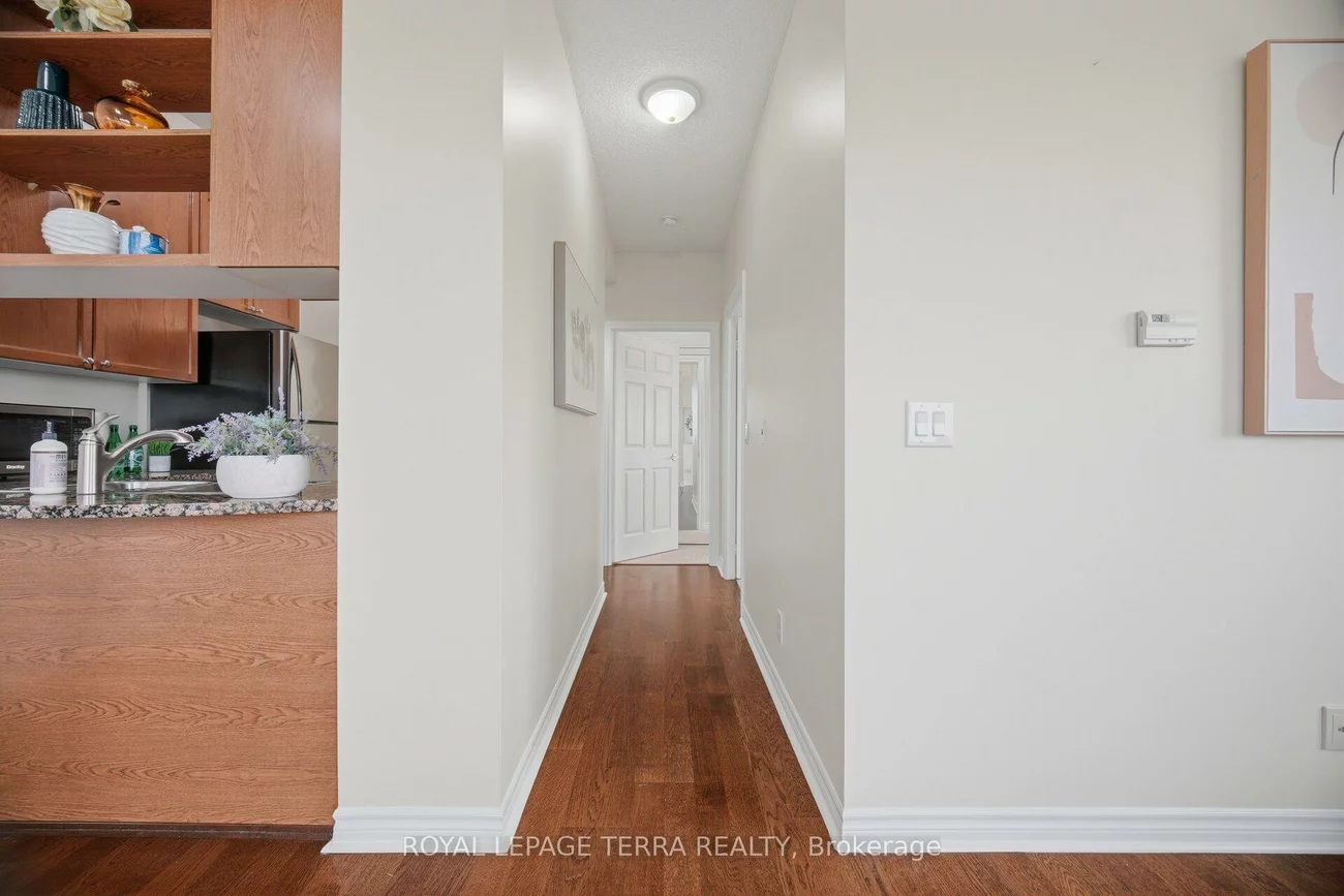 2379, Central Park, 1015 - RO River Oaks, Oakville
