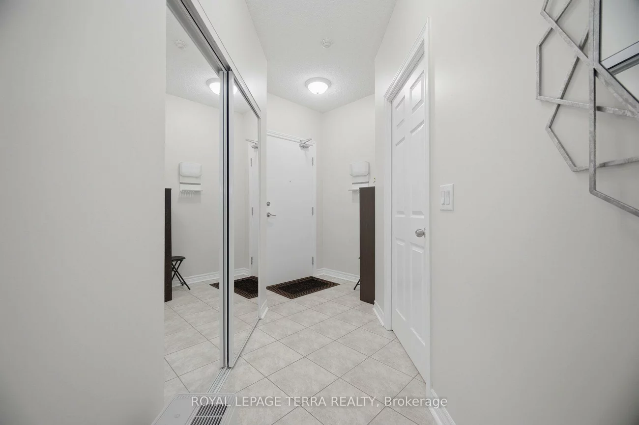 2379, Central Park, 1015 - RO River Oaks, Oakville