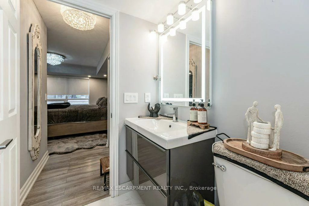 2391, CENTRAL PARK, 1015 - RO River Oaks, Oakville