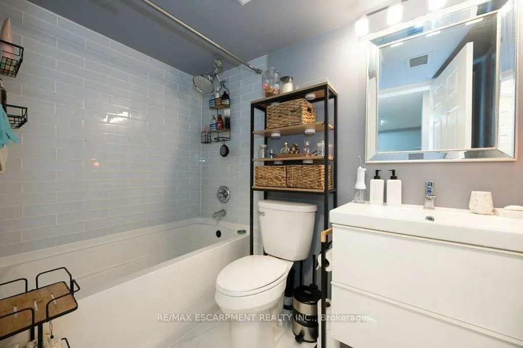2391, CENTRAL PARK, 1015 - RO River Oaks, Oakville