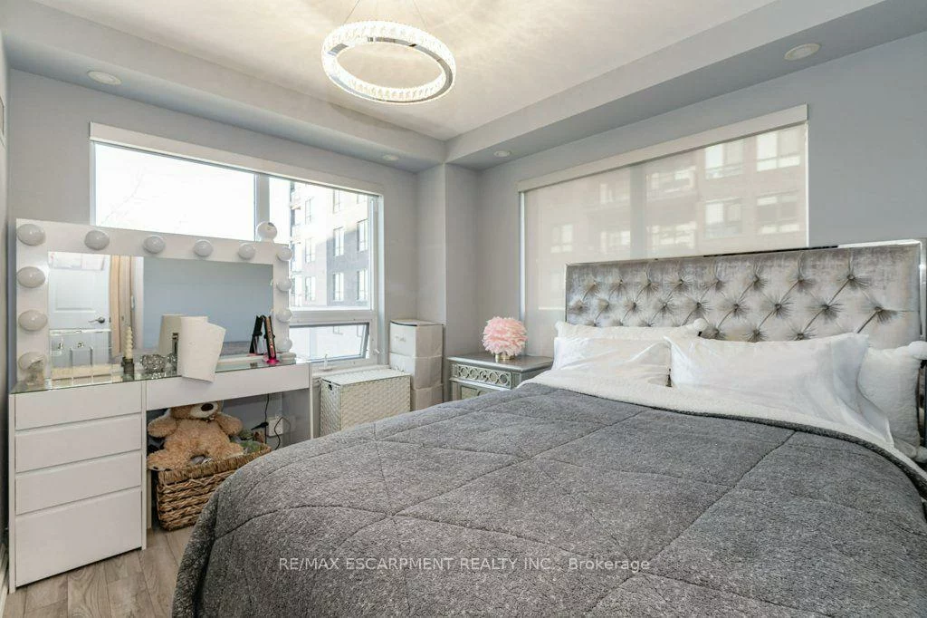 2391, CENTRAL PARK, 1015 - RO River Oaks, Oakville
